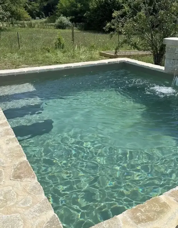Piscine avec membrane PVC armé vert olive