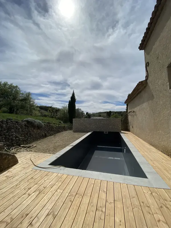 Piscine PVC armé gris anthracite à Montélimar