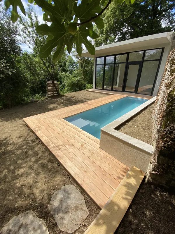 Piscine PVC armé membrane uni gris clair à Aix-en-Provence
